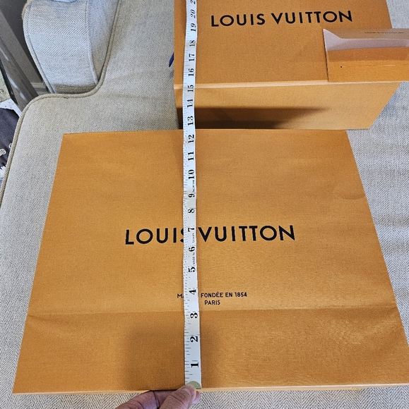 Brand new Louis Vuitton empty gift set - Picture 14 of 16